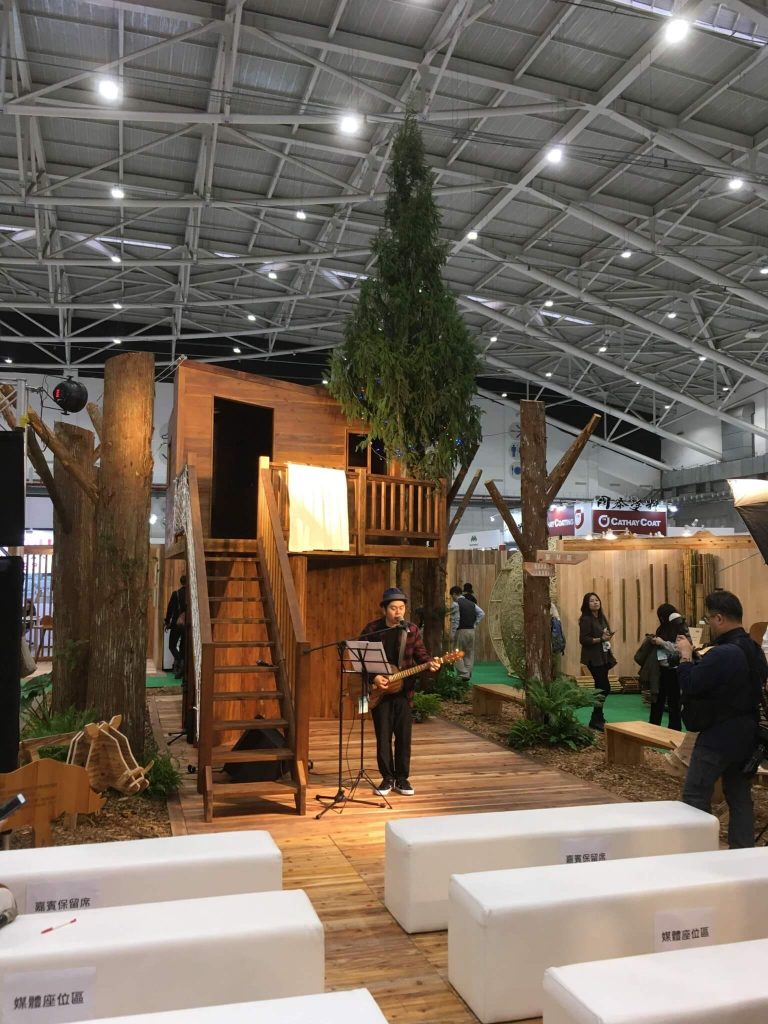 寶宥是一群企劃、設計、影像、硬體技術人員的集合，統籌整合您活動上一切的需求，是您活動上最可靠的選擇