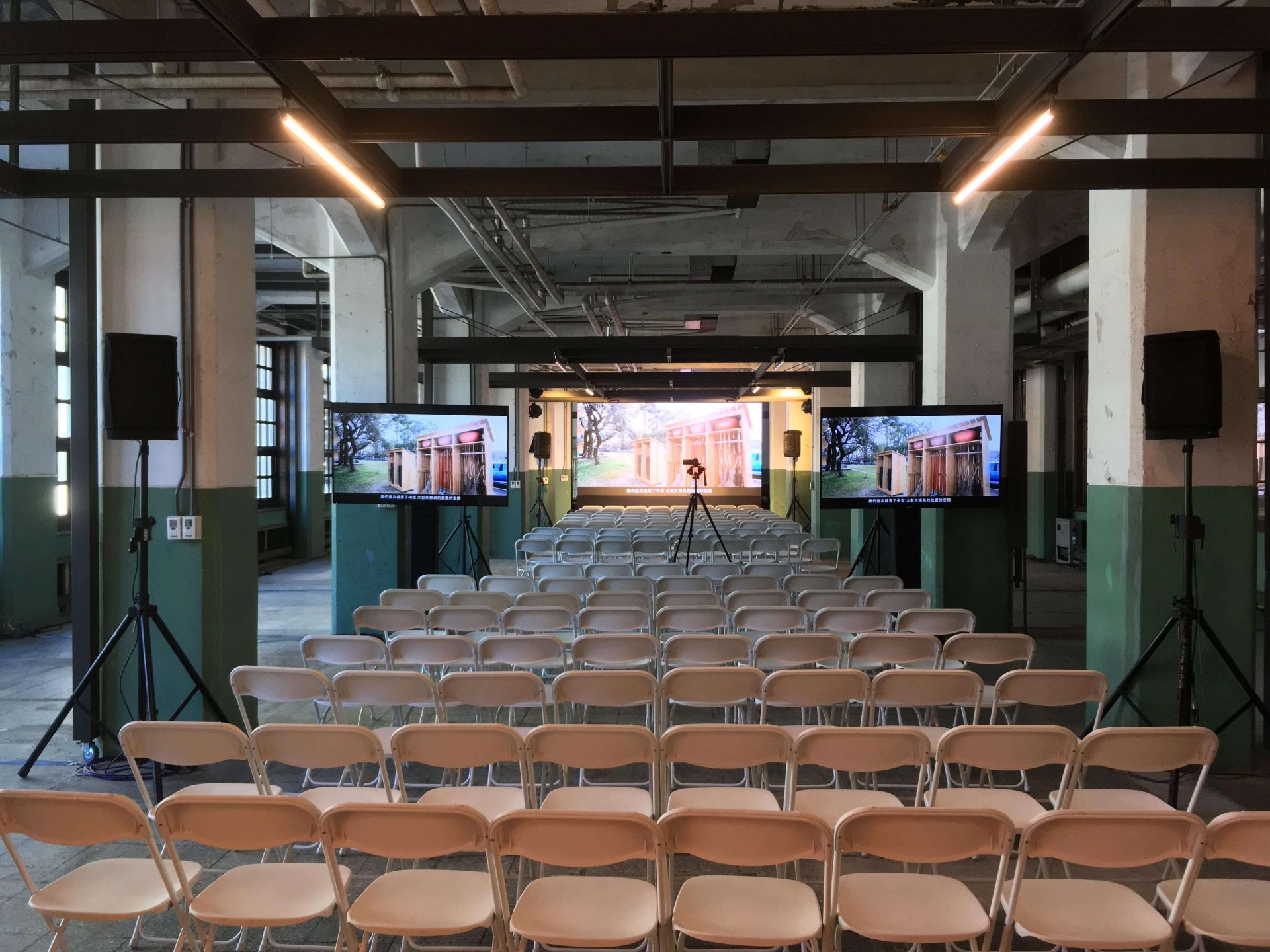 寶宥是一群企劃、設計、影像、硬體技術人員的集合，統籌整合您活動上一切的需求，是您活動上最可靠的選擇