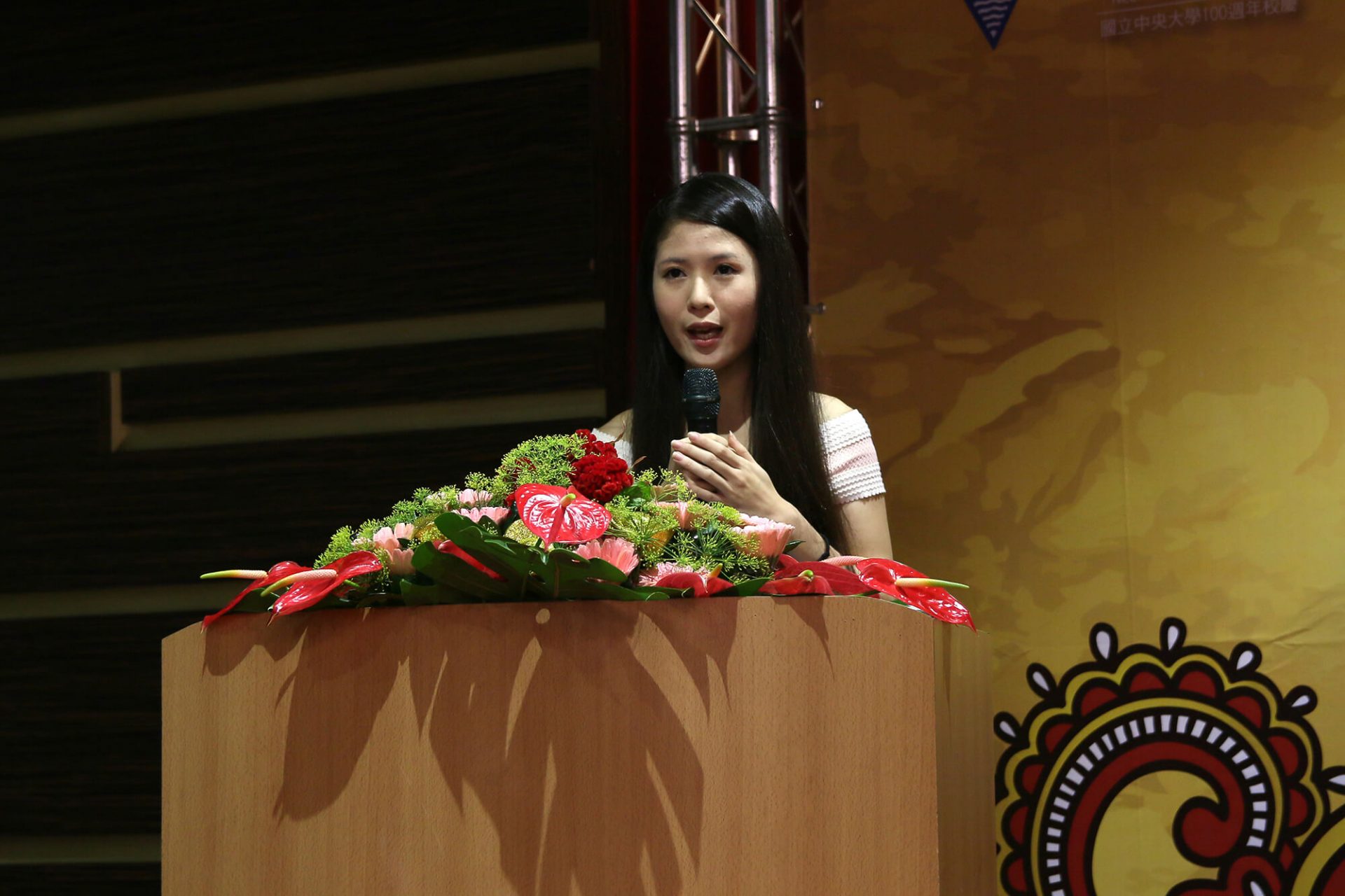 寶宥是一群企劃、設計、影像、硬體技術人員的集合，統籌整合您活動上一切的需求，是您活動上最可靠的選擇