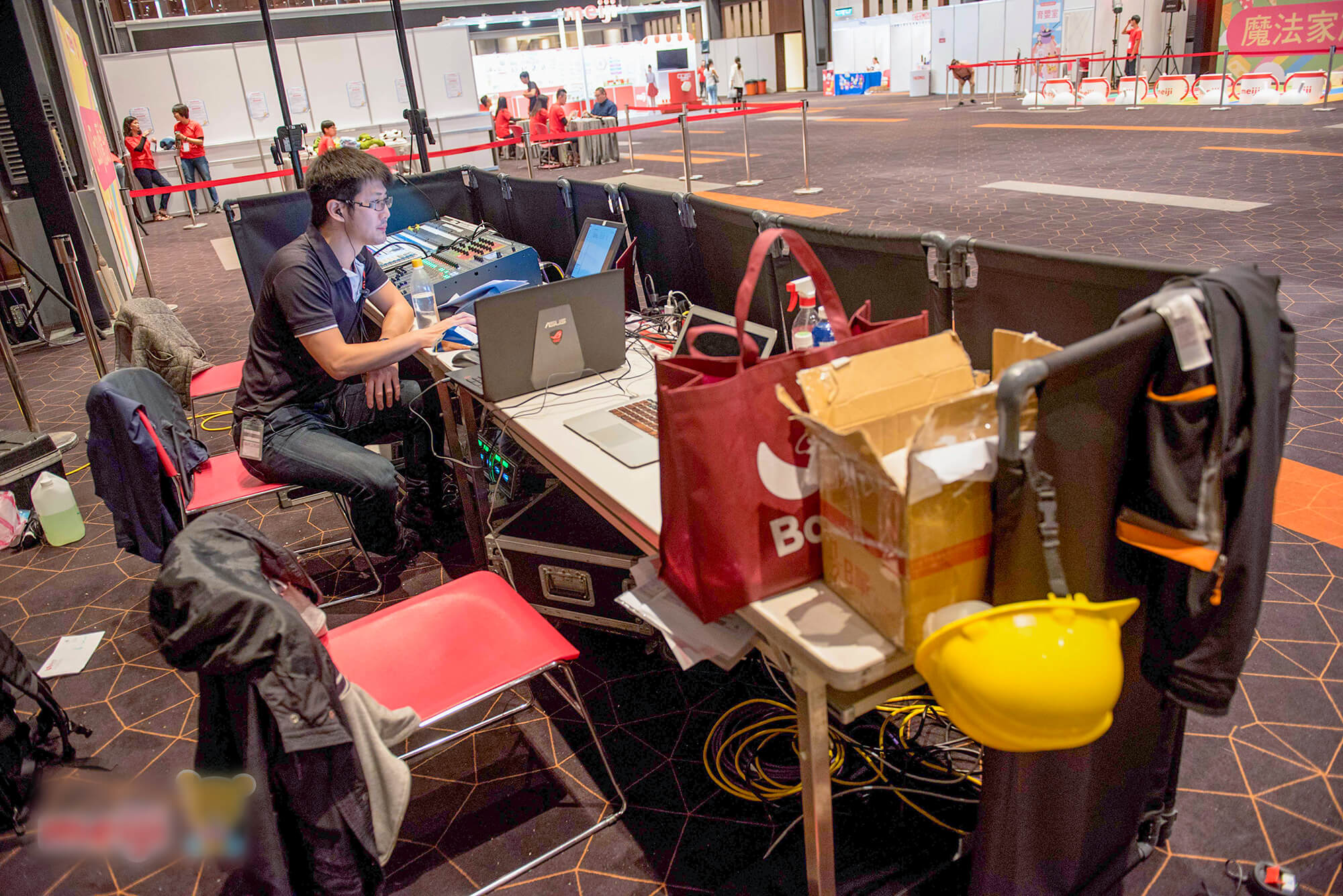 寶宥是一群企劃、設計、影像、硬體技術人員的集合，統籌整合您活動上一切的需求，是您活動上最可靠的選擇