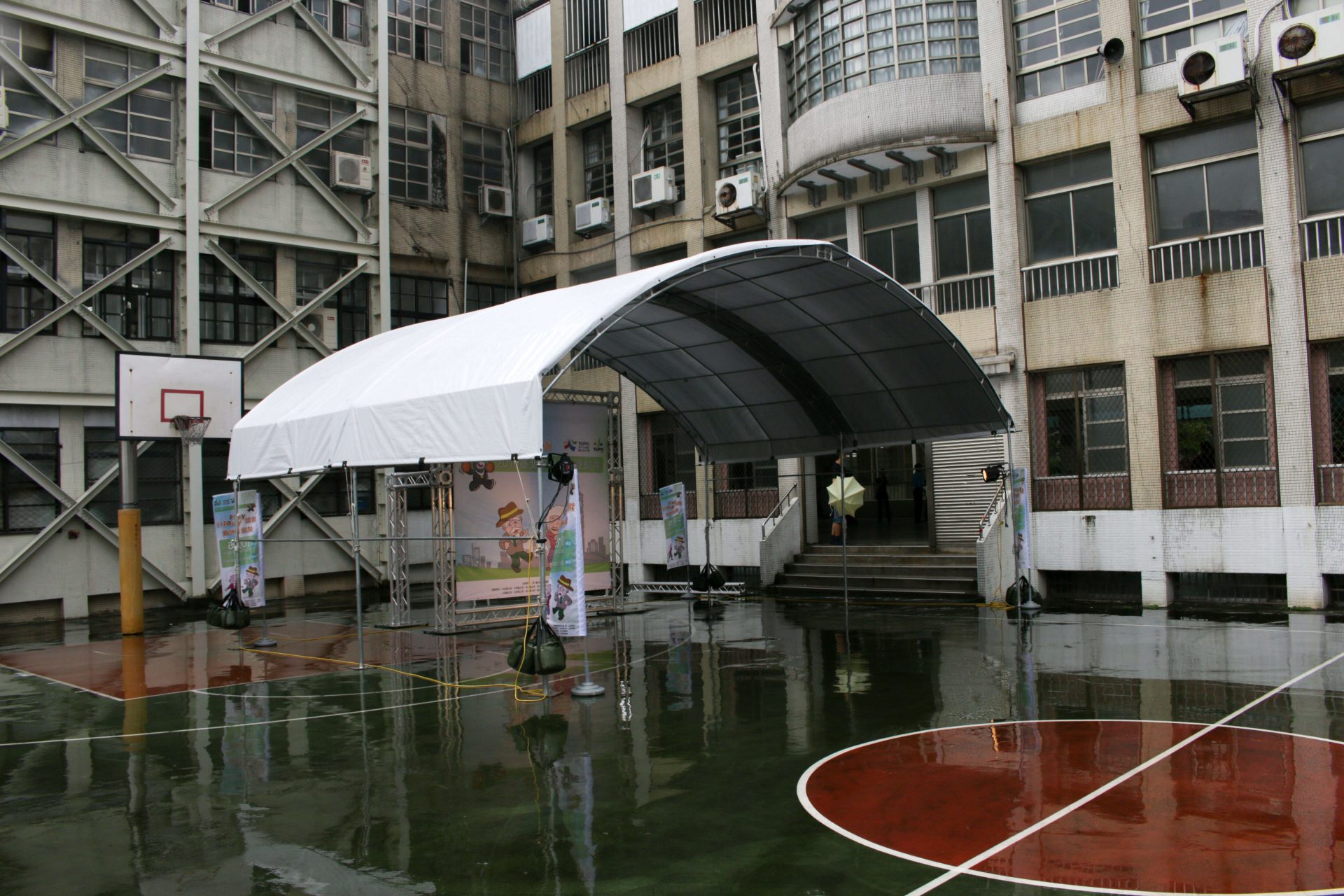 寶宥是一群企劃、設計、影像、硬體技術人員的集合，統籌整合您活動上一切的需求，是您活動上最可靠的選擇